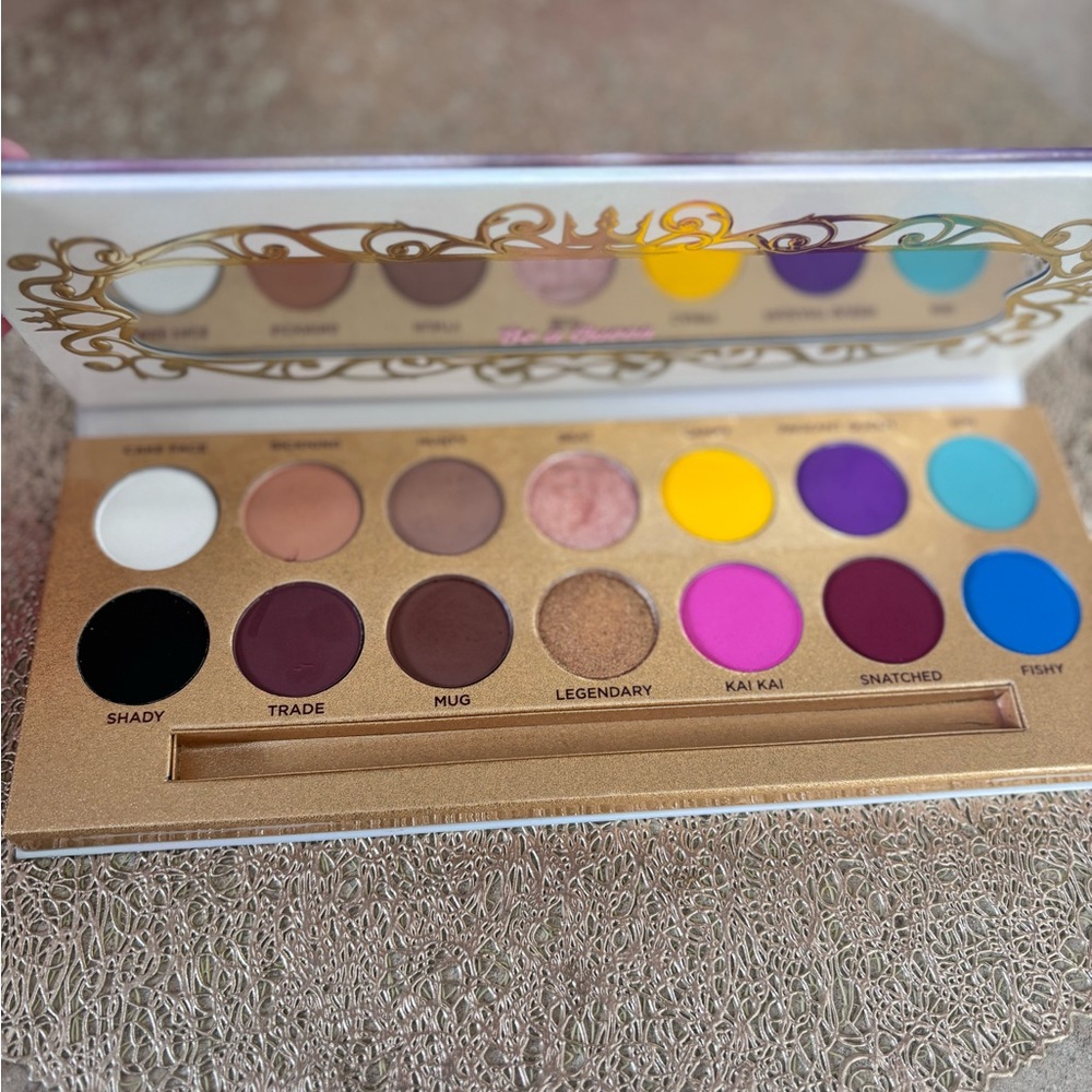 Lunar Beauty Eyeshadow Palette - Life’s a drag